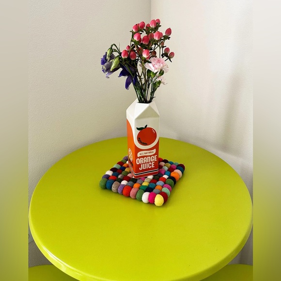 BAN.DO ~  RISE AND SHINE ORANGE JUICE VASE - Picture 5 of 5
